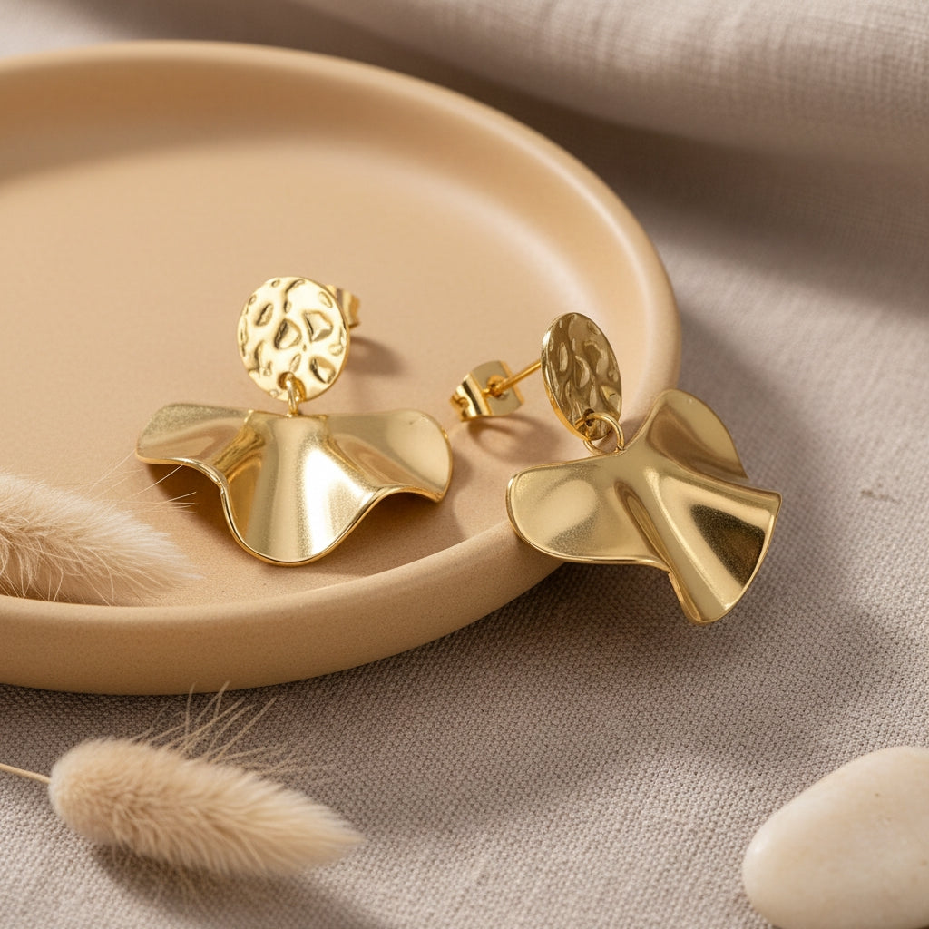 Textured Scallop Circle Earrings | THE HUBBELL COLLECTIVE