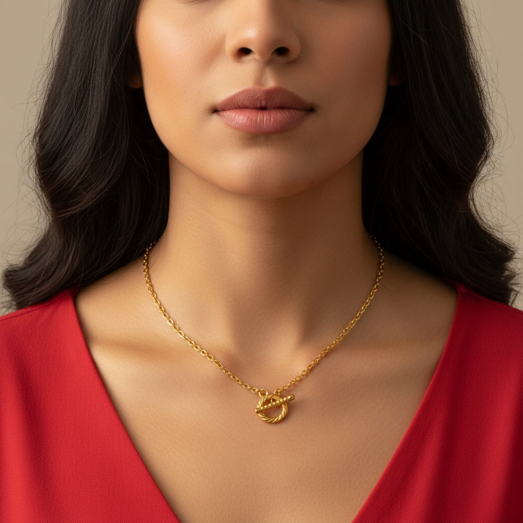 Classic Chain Textured T-Bar & Ring Pendant Necklace in Gold | THE HUBBELL COLLECTIVE
